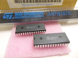 3 Stück MK45H01N12 CMOS 512x9 BIPORT FIFO 120ns PDIP28 DS2009 NEU ~ - Bild 1 von 1