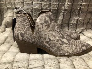 ¡NUEVO CON ETIQUETAS! Botín Universal Thread para mujer Cari Cut Out D'orsay piel de serpiente talla 8,5 - Imagen 1 de 10