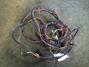 MITSUBISHI L200 pickup warrior K74 01 - 06 CD CHANGER PLAYER LEAD 10 DISK - Picture 1 of 3