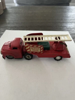 Camión de colección sin marca con remolque de escalera de bomberos modelo de metal fundido a presión Japón Foto 1 de 4