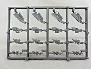 Warhammer Scudo Elfo Oscuro sprue 4 scudi per sprue bit aelf - Foto 1 di 3