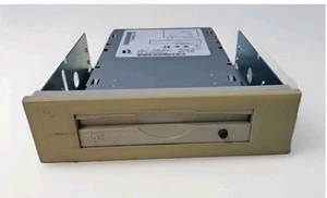 lecteur Z100ATAPI IOMEGA 100MB Dans Support De Montage De 5.25 Pouces - Imagen 1 de 11
