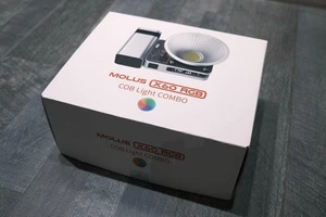 ZHIYUN MOLUS X60 RGB COB Light Combo, kompakt, kaum benutzt, Multifunktion - Bild 1 von 4