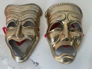 Decoración de pared FRIENDS como se ve en el episodio de reunión teatral bronce arte dramático - Imagen 1 de 4