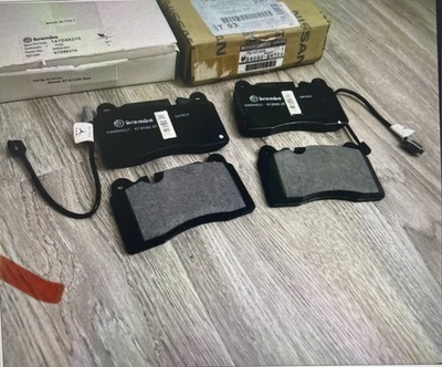  GTR REAR BRAKE PADS  2020-2024 OEM NISSAN  BREMBO D4060-6HT0A  - Image 1 of 2