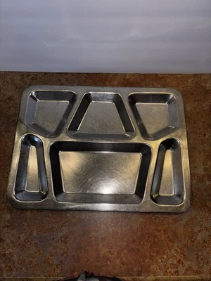 Bandeja de comida de prisión dividida vintage de metal para cafetería militar salón de desorden EE. UU. G 1941 Foto 1 de 4