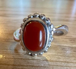 Squisito anello cabochon argento sterling e corniola taglia 9,5 forza coraggio - Foto 1 di 7