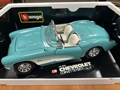 AUTOMODELLO SC.1:18 BURAGO CHEVROLETTE CORVETTE CONVERTIBLE (1957) RIF. 3076 - Immagine 1 di 4