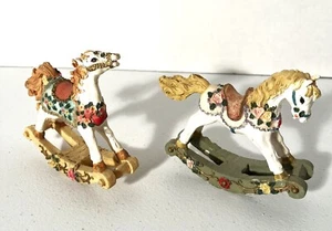 Set di 2 giostre cavalli a dondolo in ceramica vintage - Foto 1 di 6