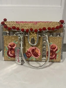 Borsa a mano Betseyville Betsey Johnson Tote di paglia Borsa Grandi Nappe Ricamo - Foto 1 di 12