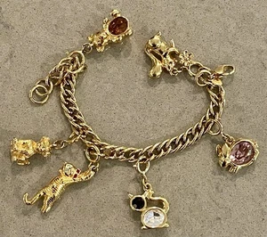 VTG Monet Gold Tone Animal Charm Bracelet Dog Cat Bear Bunny Squirrel Crystals - Picture 1 of 10