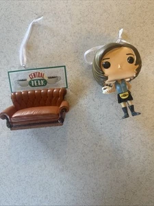 Hallmark Friends Central Perk Café Sofá + Rachel Árbol de Navidad Adornos Lote - Imagen 1 de 8
