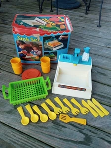 1982 Fisher-Price Fun With Food Kitchen Sink playset model #918 Complete - Picture 1 of 8