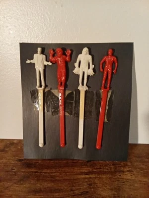 Juego De Colección De 4 Juguetes Coleccionables Universal Monster Swizzle Sticks Años 60 Excelente S Foto 1 de 4