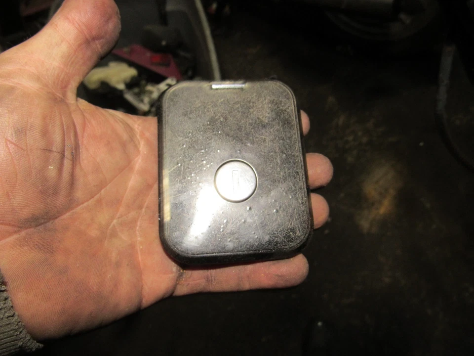 1982 kawasaki kz750 n spectre gas cap - Image 1 of 1