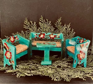 MINATURE PLAYHOUSE PATIO FURNITURE - Picture 1 of 5