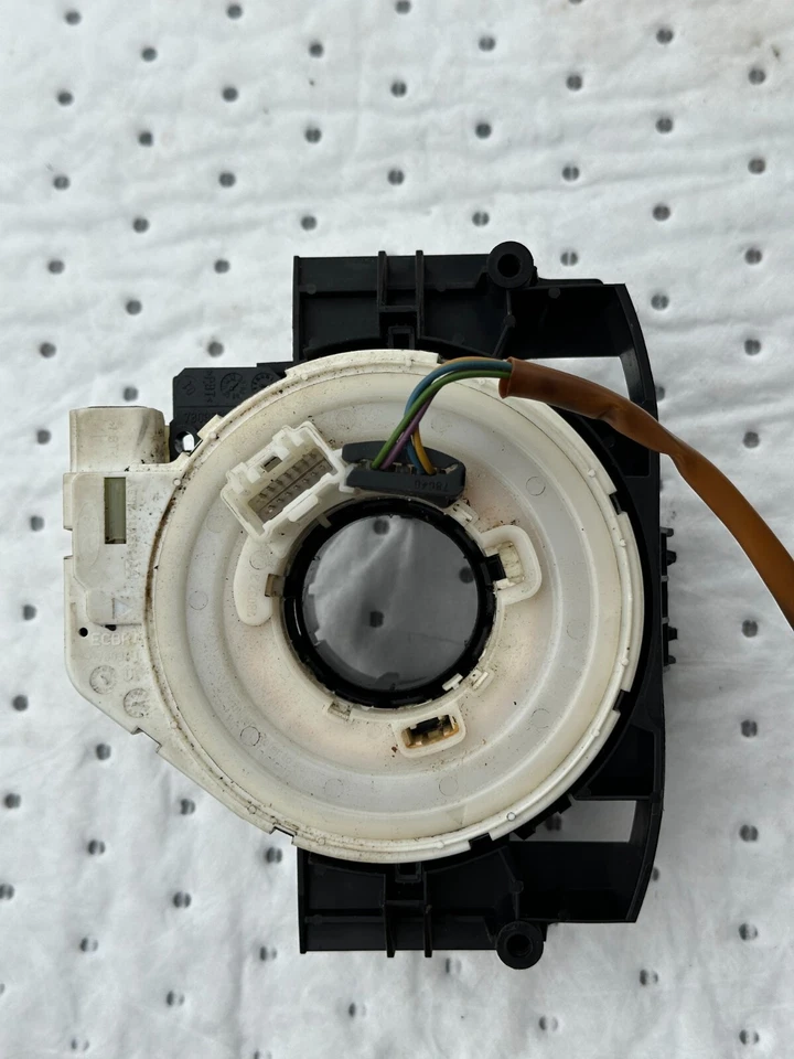 Ford Fiesta 2011-2013 volante reloj resorte OEM  Foto 1 de 3