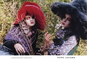 Marc Jacobs Juergen Teller Magda and Tati 2012 moda anuncio de revista de 2 páginas - Imagen 1 de 1