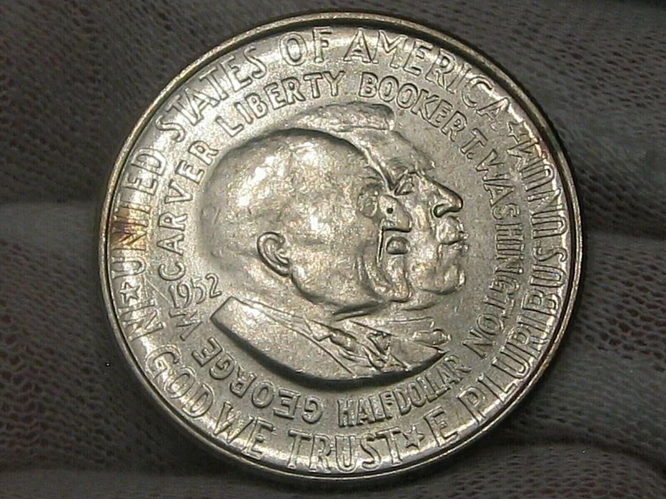BU 1952 Washington Carver Commemorative Half Dollar. #67 - Image 1 of 4