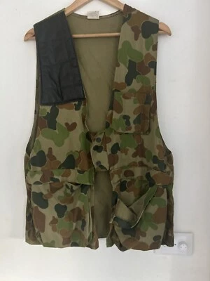 Outback Vest Medium Green Camouflage Zip Up Pockets Hunting Game - Image 1 of 4