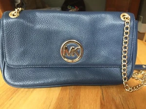 New Michael Kors SM Shoulder Flap Leader $228 - Picture 1 of 10