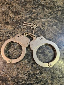 Vintage Smith & Wesson Handcuffs M-100 w/ Keys - Picture 1 of 5