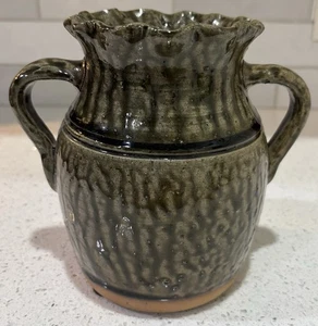 A G Meaders Keramik 6,5" Krug gekräuselte Kanten signiert gestreift 2 Griffe Vase GA - Bild 1 von 5