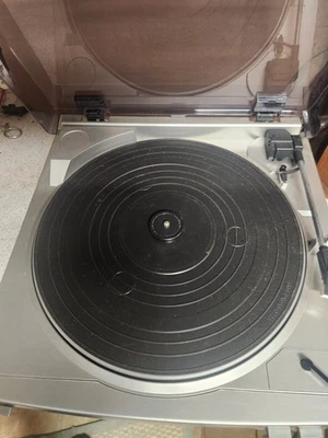 AIWA  Turntable System PX -E860 2 Speed CHECK VIDEO Works FREE SHIPPING  - Image 1 of 4