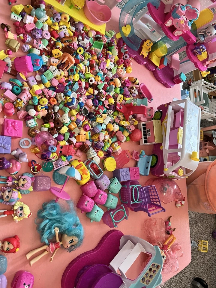 Shopkins Figuras Comida Muñecas Muebles Pequeños Lugares Felices Enorme Lote de 400+ Foto 1 de 4