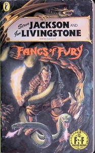Fighting Fantasy 39 - Fangs of Fury - 1./6. (Puffin Black Dragon Ed.) - B/B/B - Foto 1 di 10