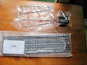 Aquarium Light w/Extendable Brackets & White & Blue LED;s 18" t0 24" ,11 watts - Picture 1 of 3