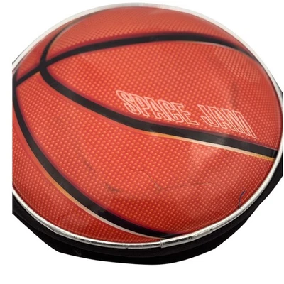 Fiambrera de baloncesto Space Jam Circle para niños negra naranja con cremallera aislada usada Foto 1 de 4