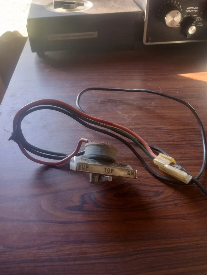 Pontiac GTO Lemans Tempest 1966-67 interruptor superior convertible original  Foto 1 de 1