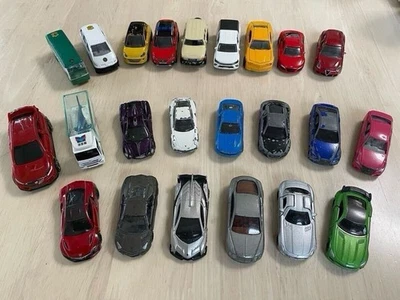 Tomica Mini Car Toys, 14 Tomica Cars, 9 Mini Cars, Bundle - Immagine 1 di 3