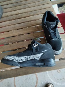 nike air flight classic black varsity red