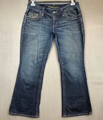 Madison Women's Size 11/12 Short Embroidered Flap Pocket Stretch Blue Jeans - Image 1 of 4