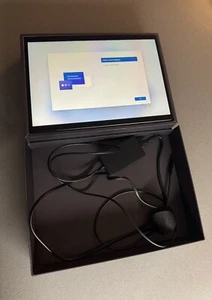 MICROSOFT 13" Surface Pro 9 - Intel®️ Core™️ i7, 256 GB SSD, Graphite - Picture 1 of 9