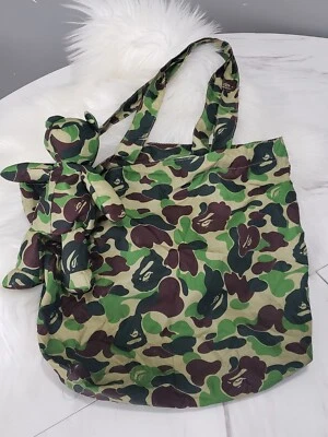 BAPE A Bathing Ape Cabeza Camuflada Oso Verde Bolso Eco Embalable Bolso de Mano Llavero Foto 1 de 4