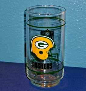 Vintage Mobil Gas GREEN BAY PACKERS Helmet NFL, 20 oz. Drinking Glass 5.5" Tall - Picture 1 of 3