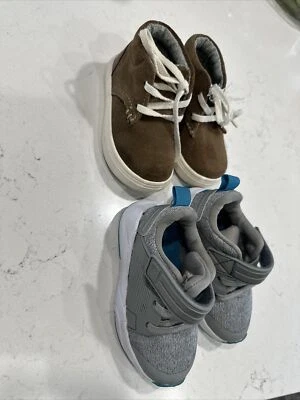 Lote De 2 Zapatos Niño Pequeño Talla 5 Botines Tenis Botas Marrón Gris Foto 1 de 4
