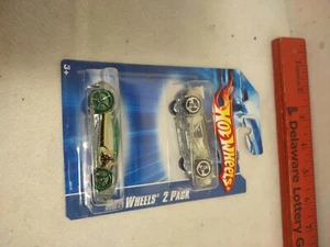 Hot Wheels 2006 paquete de 2 J6510 - Imagen 1 de 5