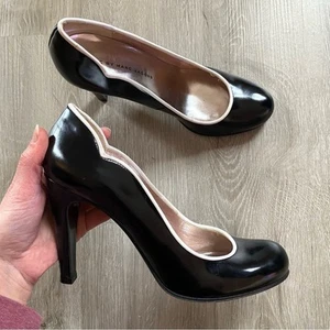 Marc by Marc Jacobs Black w/ white scallop trim retro Leather Pumps 38.5 - Picture 1 of 11