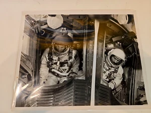 Fotografías originales de la NASA 8 x 10 astronautas Ed White y James McDivitt - Imagen 1 de 2