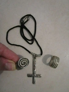  Set gioielli gotico scuro 3 pezzi argento anello collana amuleto croce anticristo  - Foto 1 di 8