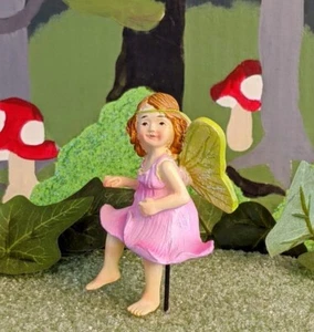 Vestido Fiddlehead Fairy Garden miniatura rosa hada Nixie estaca rosa pétalo - Imagen 1 de 7