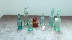 LOT 1 -  VINTAGE SELECTION OF EIGHT COLLECTABLE BOTTLES AND JARS - FOOD BEER ETC - Bild 1 von 10