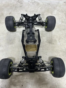 TLR 22T 4.0 Stadium Truck Brand New Never Run - Picture 1 of 3