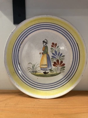 Женская тарелка Henriot Quimper бретонская французская ручная роспись винтажная деревенская одежда - Изображение 1 из 4