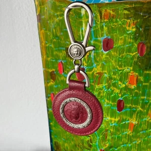 GIANNI VERSACE keyring bag charm red leather Medusa and greek key frame 1996/97 - Picture 1 of 11
