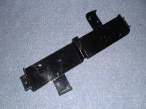 Land Rover Military Defender Wolf 90/110/ WMIK XD TUL/TUM Battery Clamp NEW - Picture 1 of 1